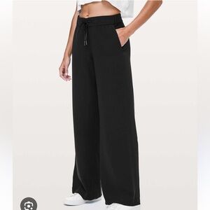 Lululemon on the fly wide leg pants
